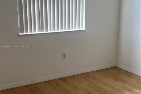 Adosado en venta en Doral, Florida, 3 dormitorios, 112.41 m2 № 1938590 - foto 11
