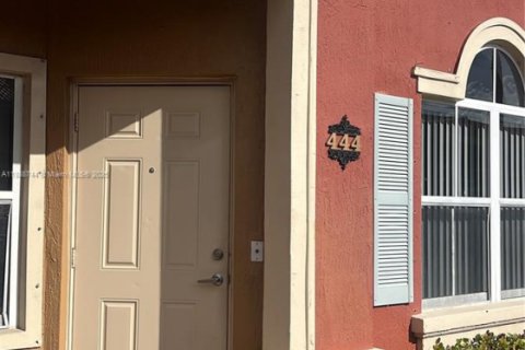 Touwnhouse à vendre à Doral, Floride: 3 chambres, 112.41 m2 № 1938590 - photo 1