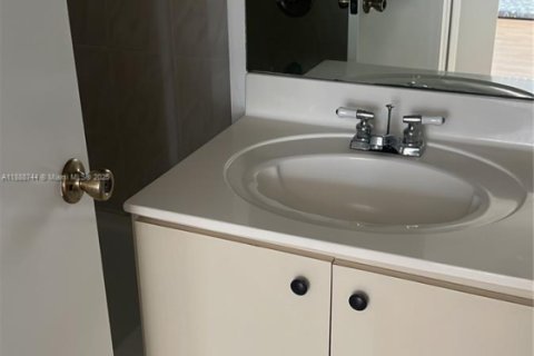 Adosado en venta en Doral, Florida, 3 dormitorios, 112.41 m2 № 1938590 - foto 14