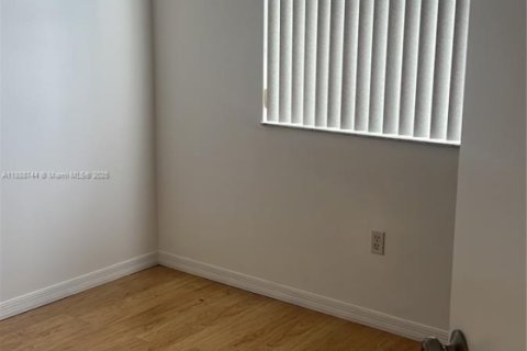 Touwnhouse à vendre à Doral, Floride: 3 chambres, 112.41 m2 № 1938590 - photo 13