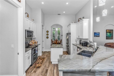 Casa en venta en Orlando, Florida, 4 dormitorios, 222.22 m2 № 1909912 - foto 17