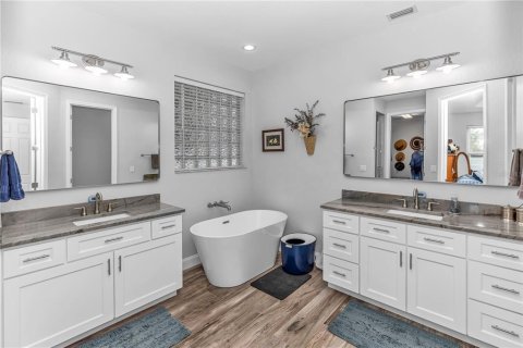Casa en venta en Orlando, Florida, 4 dormitorios, 222.22 m2 № 1909912 - foto 30