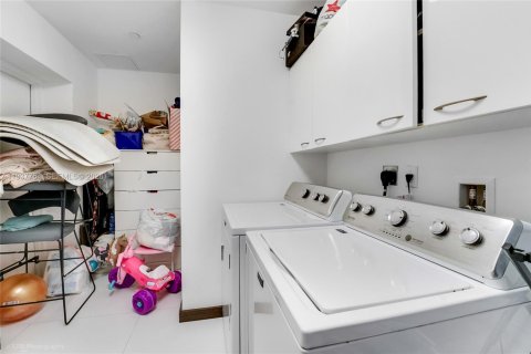 Купить кондоминиум в Санни-Айлс-Бич, Флорида 3 спальни, 257.15м2, № 1995580 - фото 24