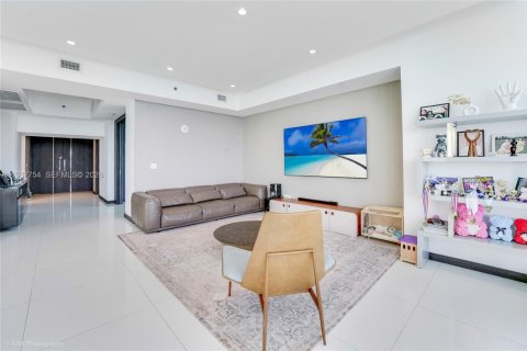 Купить кондоминиум в Санни-Айлс-Бич, Флорида 3 спальни, 257.15м2, № 1995580 - фото 23