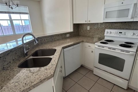 Touwnhouse à louer à Doral, Floride: 3 chambres, 140.38 m2 № 2007227 - photo 4