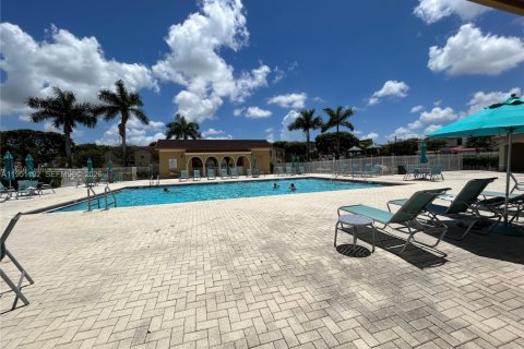 Touwnhouse à louer à Doral, Floride: 3 chambres, 140.38 m2 № 2007227 - photo 23