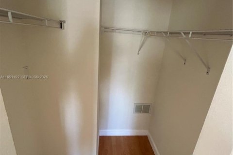 Touwnhouse à louer à Doral, Floride: 3 chambres, 140.38 m2 № 2007227 - photo 18