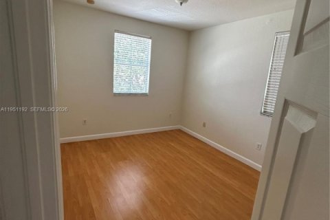 Touwnhouse à louer à Doral, Floride: 3 chambres, 140.38 m2 № 2007227 - photo 19