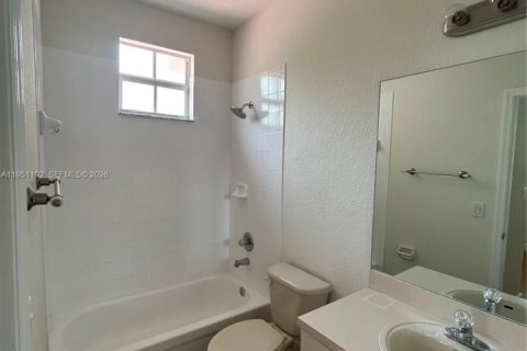 Touwnhouse à louer à Doral, Floride: 3 chambres, 140.38 m2 № 2007227 - photo 16