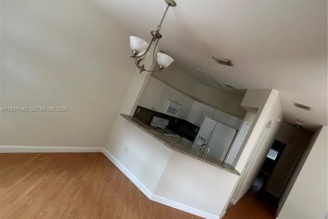 Touwnhouse à louer à Doral, Floride: 3 chambres, 140.38 m2 № 2007227 - photo 10