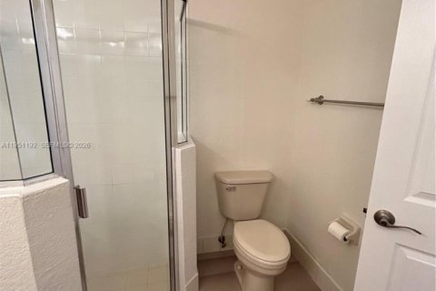 Touwnhouse à louer à Doral, Floride: 3 chambres, 140.38 m2 № 2007227 - photo 13