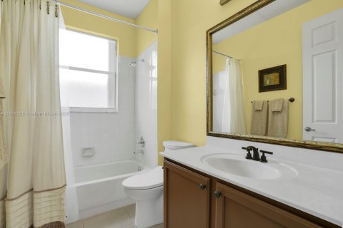 House in Stuart, Florida 4 bedrooms, 248.89 sq.m. № 1792430 - photo 21
