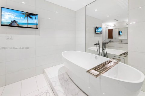 Купить кондоминиум в Майами-Бич, Флорида 2 спальни, 235.04м2, № 1980884 - фото 30