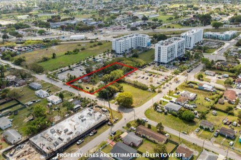 Commercial property in Miami, Florida № 2172328 - photo 8