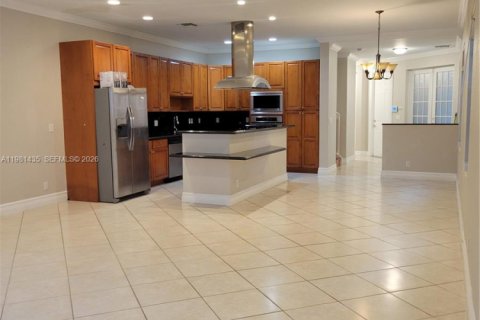 Снять в аренду таунхаус в Форт-Лодердейл, Флорида 3 спальни, 257.8м2, № 2049949 - фото 4