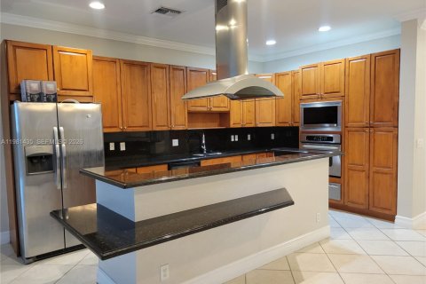 Снять в аренду таунхаус в Форт-Лодердейл, Флорида 3 спальни, 257.8м2, № 2049949 - фото 3