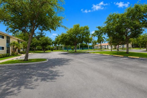Copropriété à louer à West Palm Beach, Floride: 2 chambres, 83.98 m2 № 2077790 - photo 2