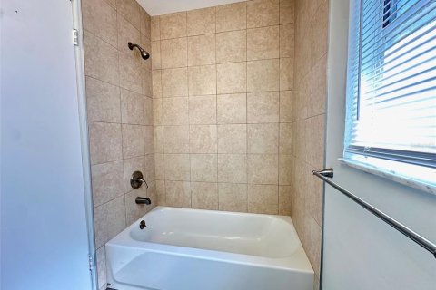 Villa ou maison à louer à Gulfport, Floride: 2 chambres, 81.38 m2 № 2113849 - photo 15