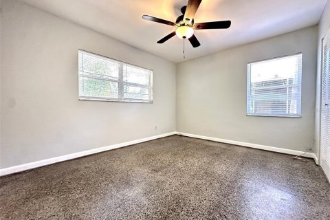 Villa ou maison à louer à Gulfport, Floride: 2 chambres, 81.38 m2 № 2113849 - photo 13