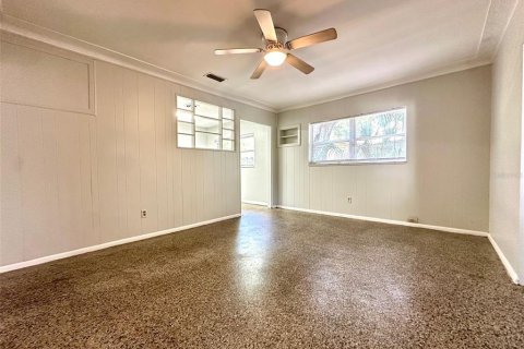 Villa ou maison à louer à Gulfport, Floride: 2 chambres, 81.38 m2 № 2113849 - photo 7