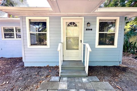 Villa ou maison à louer à Gulfport, Floride: 2 chambres, 81.38 m2 № 2113849 - photo 2