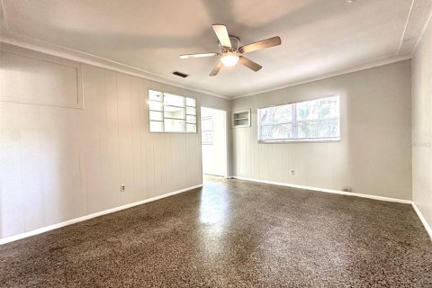 Villa ou maison à louer à Gulfport, Floride: 2 chambres, 81.38 m2 № 2113849 - photo 9