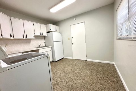 Villa ou maison à louer à Gulfport, Floride: 2 chambres, 81.38 m2 № 2113849 - photo 5