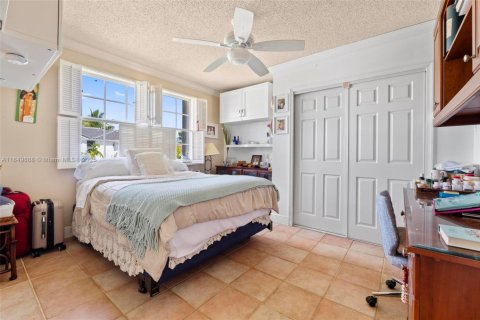 House in Miami, Florida 4 bedrooms, 193.79 sq.m. № 1857087 - photo 16
