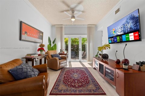 House in Miami, Florida 4 bedrooms, 193.79 sq.m. № 1857087 - photo 7