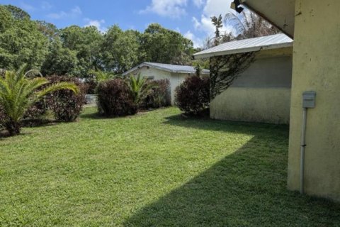 House in St. Lucie, Florida 3 bedrooms, 131.64 sq.m. № 2146732 - photo 4