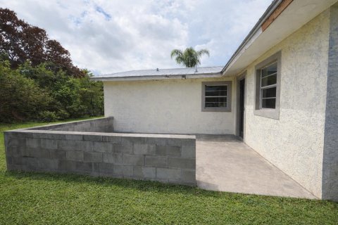 House in St. Lucie, Florida 3 bedrooms, 131.64 sq.m. № 2146732 - photo 17