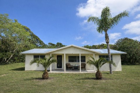 House in St. Lucie, Florida 3 bedrooms, 131.64 sq.m. № 2146732