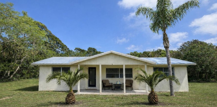 House in St. Lucie, Florida 3 bedrooms, 131.64 sq.m. № 2146732