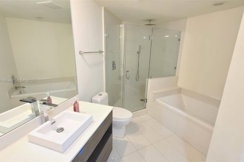Condominio en alquiler en Miami, Florida, 2 dormitorios, 108.42 m2 № 1984207 - foto 8