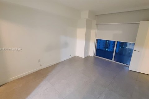 Condominio en alquiler en Miami, Florida, 2 dormitorios, 108.42 m2 № 1984207 - foto 6