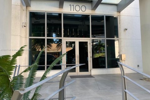 Condominio en alquiler en Miami, Florida, 2 dormitorios, 108.42 m2 № 1984207 - foto 14