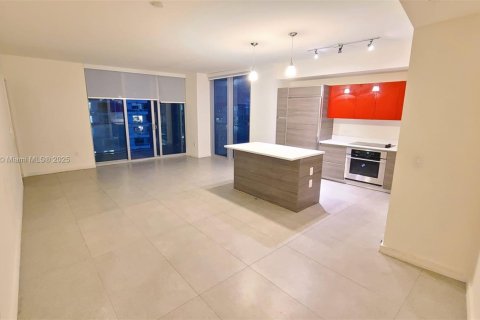 Condominio en alquiler en Miami, Florida, 2 dormitorios, 108.42 m2 № 1984207 - foto 3