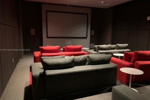 Condominio en alquiler en Miami, Florida, 2 dormitorios, 108.42 m2 № 1984207 - foto 24