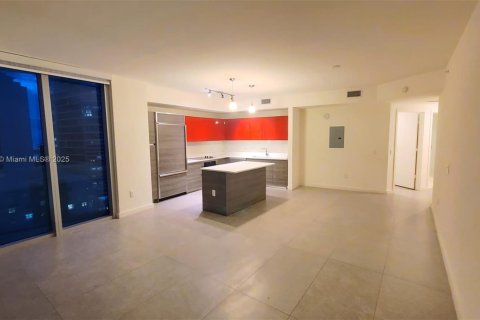 Condominio en alquiler en Miami, Florida, 2 dormitorios, 108.42 m2 № 1984207 - foto 4