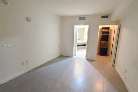 Condominio en alquiler en Miami, Florida, 2 dormitorios, 108.42 m2 № 1984207 - foto 12