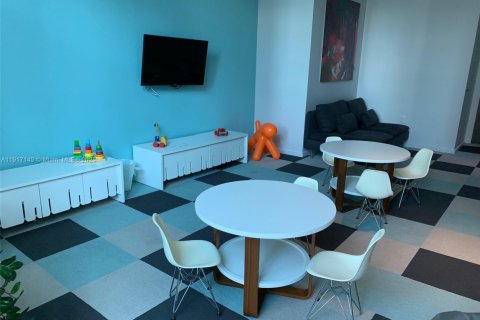 Condominio en alquiler en Miami, Florida, 2 dormitorios, 108.42 m2 № 1984207 - foto 25