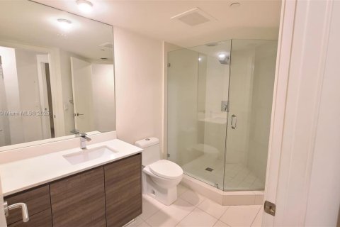 Condominio en alquiler en Miami, Florida, 2 dormitorios, 108.42 m2 № 1984207 - foto 10