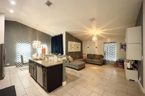 Villa ou maison à vendre à Deltona, Floride: 3 chambres, 140 m2 № 1915045 - photo 18