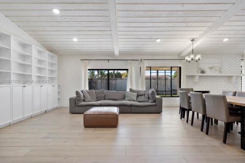 Купить виллу или дом в Лодерхилл, Флорида 3 спальни, 204.11м2, № 1994540 - фото 4