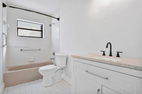 Купить виллу или дом в Лодерхилл, Флорида 3 спальни, 204.11м2, № 1994540 - фото 18