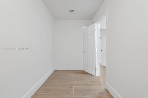 Купить виллу или дом в Лодерхилл, Флорида 3 спальни, 204.11м2, № 1994540 - фото 20