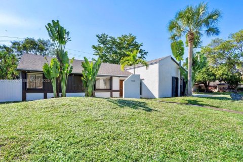 Купить виллу или дом в Лодерхилл, Флорида 3 спальни, 204.11м2, № 1994540 - фото 2