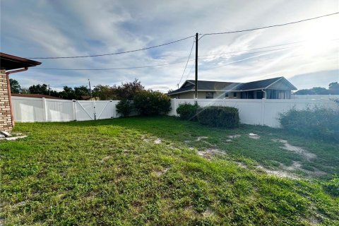 House in Deltona, Florida 3 bedrooms, 163.97 sq.m. № 1914620 - photo 21