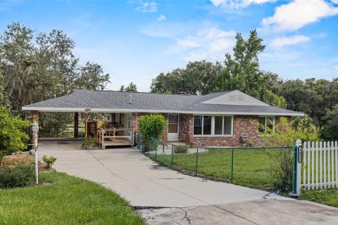House in Mount Dora, Florida 3 bedrooms, 169.27 sq.m. № 1898938 - photo 1