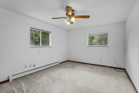 House in Mount Dora, Florida 3 bedrooms, 169.27 sq.m. № 1898938 - photo 17
